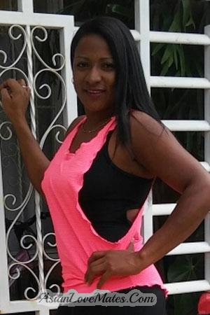 179081 - Yeimi Age: 39 - Colombia