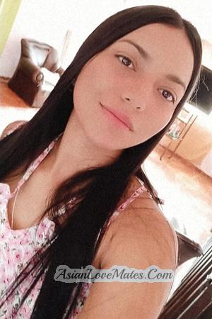 205374 - Estefany Age: 29 - Colombia