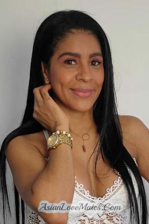 205734 - Yohana Age: 42 - Colombia