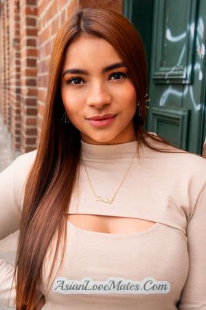 205924 - Melissa Age: 30 - Colombia