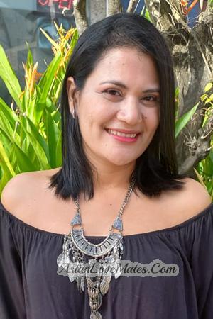 210444 - Karen Age: 39 - Colombia