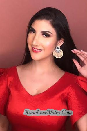 210802 - Laura Age: 36 - Colombia