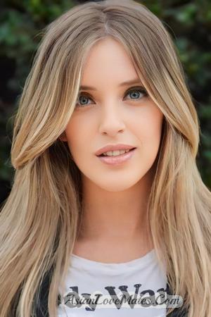 220111 - Maria Victoria Age: 37 - Argentina