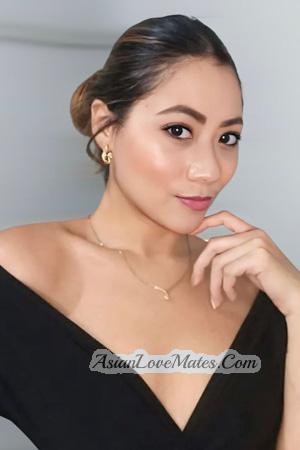 221177 - Naomi Age: 32 - Colombia